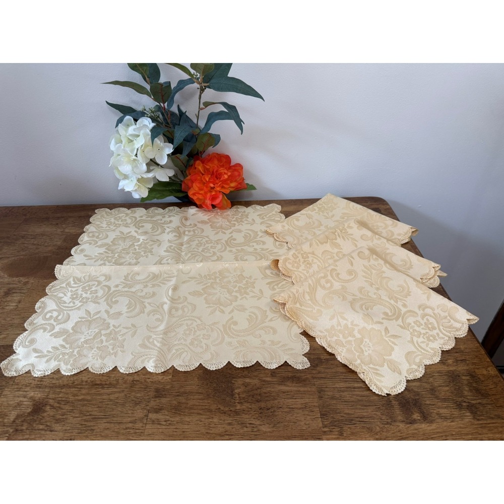 Vintage Damask Fabric Napkins – Set of Four Floral‎ Scalloped Edge Linens